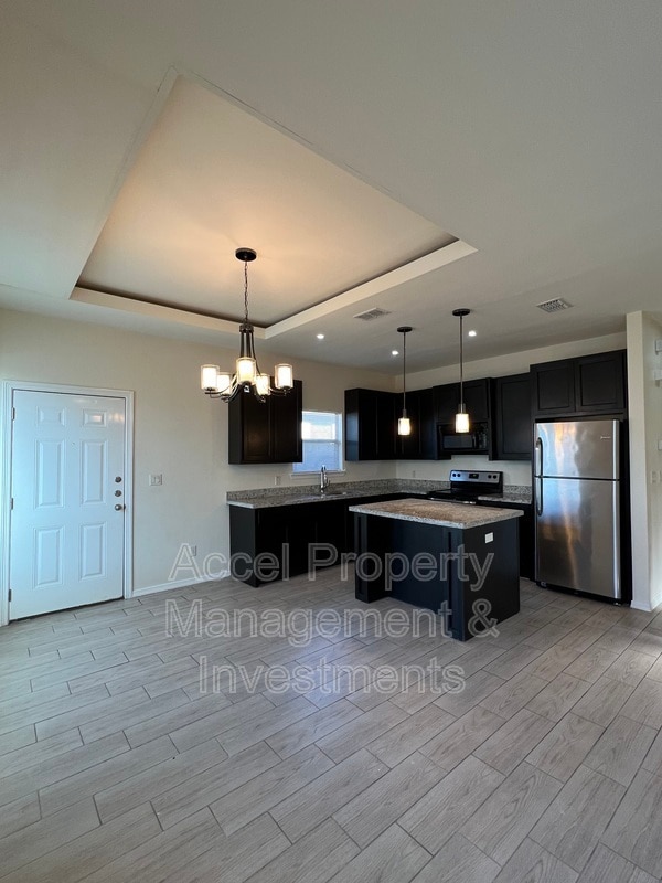 Building Photo - 209 Teak Dr