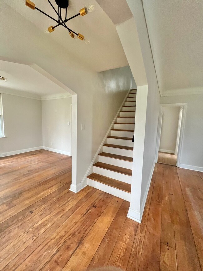 Building Photo - Room for Everyone in Paddock Hills!