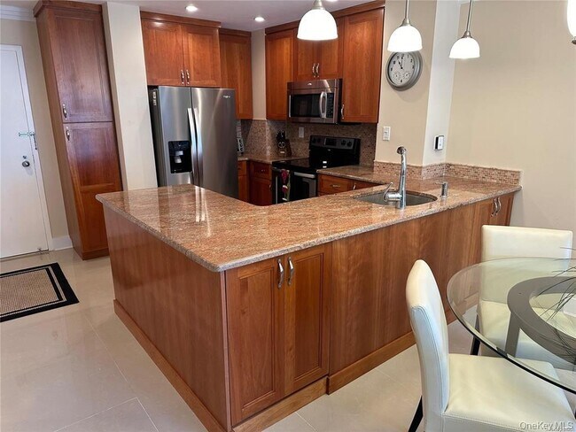 Foto del edificio - 360 Shore Rd
