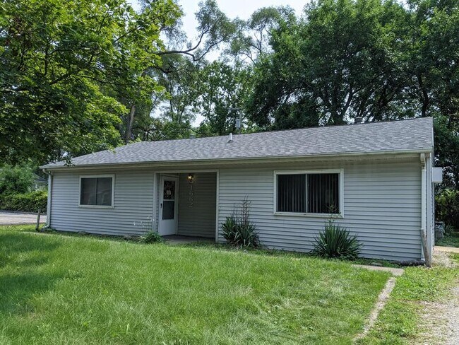 Building Photo - 1656 Parkwood Avenue