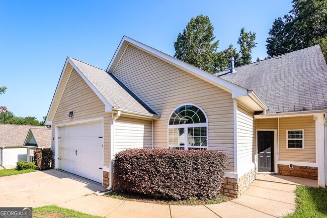 Building Photo - 23 Bedford Park Dr