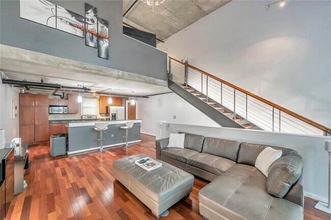 Foto del edificio - 1212 E Whiting St