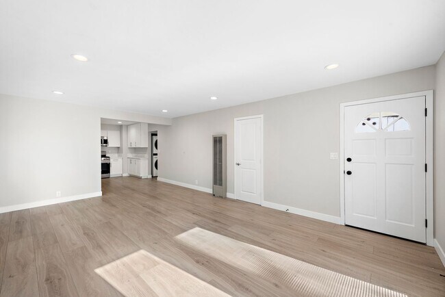 Foto del edificio - 432 N Coast Hwy