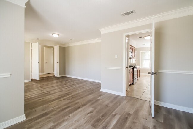 Foto del edificio - 1235 Park Ln