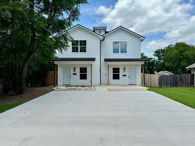 Foto del edificio - New Duplex For Lease | Accepting Section 8