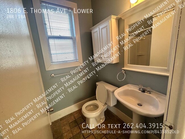 Building Photo - 2 Bedroom Lower Duplex