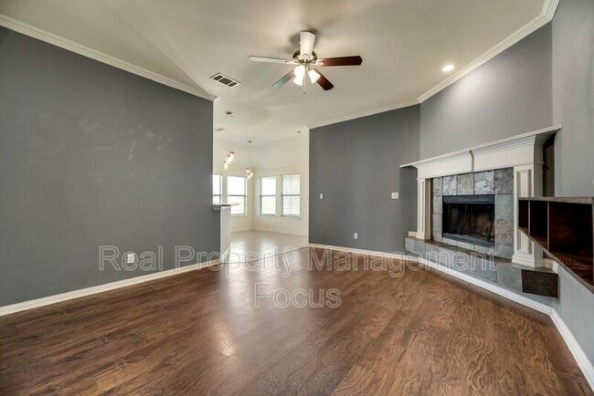 Foto del edificio - 121 Price Cir