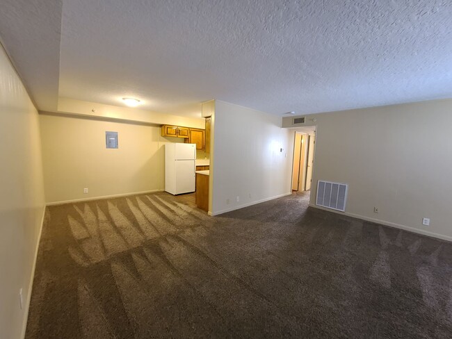 Foto del edificio - Large Two Bedroom Apt