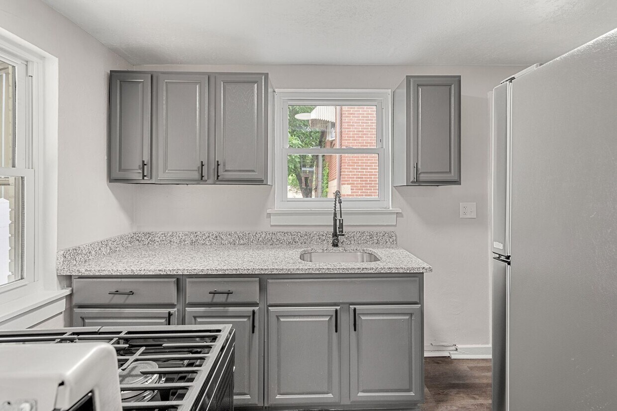 Stunning 2 bedroom home in Penn Avenue available August 1! - Stunning 2 bedroom home in Penn Avenue available August 1!