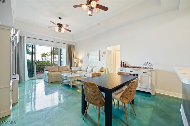 Foto del edificio - 2743 First St