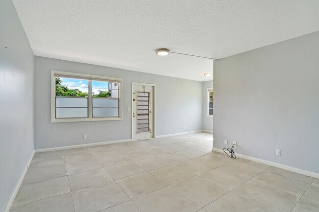 Foto del edificio - 316 Farnham Cir