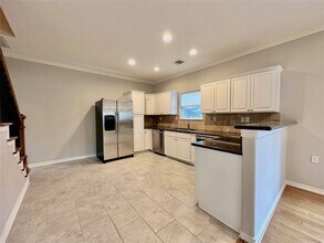 Building Photo - 112 Munford St