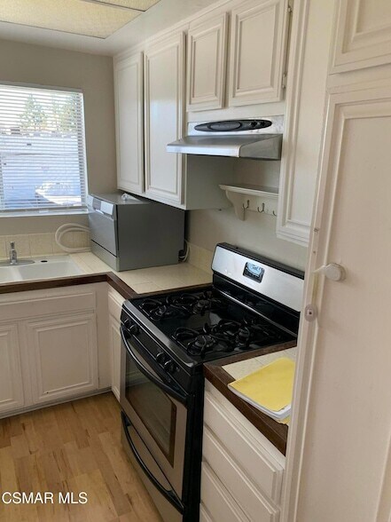 Foto del edificio - 2033 Calle La Sombra