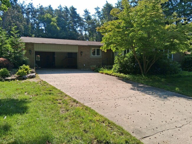 Foto del edificio - 12368 Lakeshore Ave