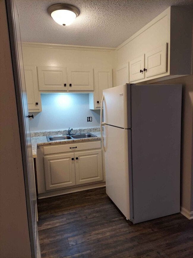 403 Rooks St NW Unit G, Hartselle, AL 35640 Condo for Rent in