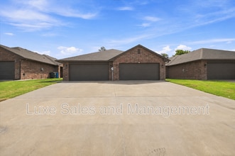 Building Photo - 404 Chalk Hill Ct