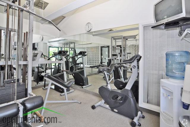 Gimnasio - French Colony