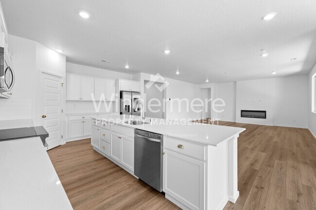Building Photo - **September** New 3-Bedroom Home In Eagle Ridge