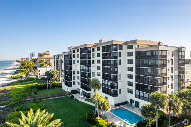 Parte posterior del edificio - Seawatch Condominium