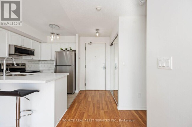 Building Photo - 18 Valley Woods Rd