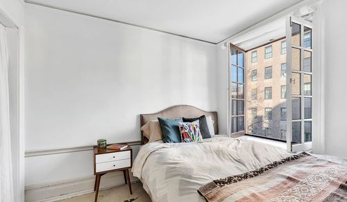 Foto del edificio - 50 W 9th St