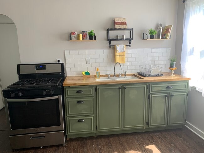 Building Photo - 804 Bauman Ave