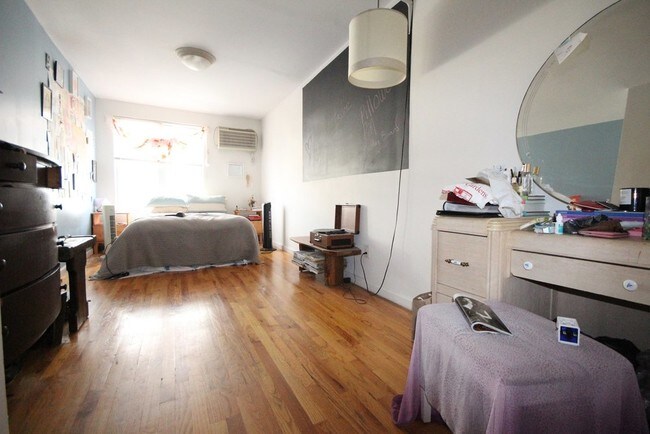 Foto del edificio - 626 Lorimer St