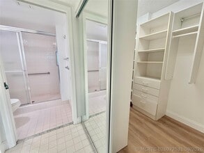 Building Photo - 9587 Weldon Cir