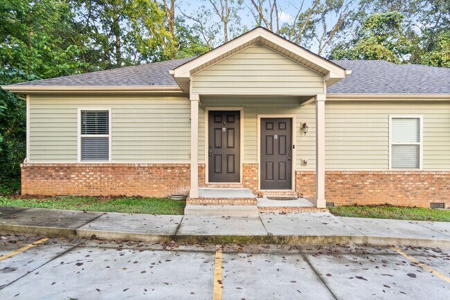 Building Photo - 800 Martin St