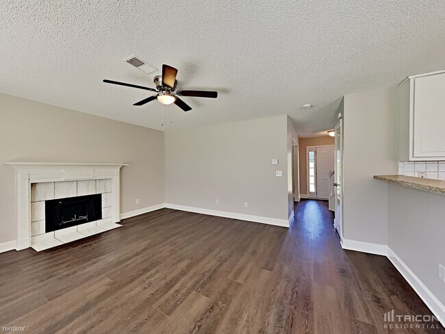 Foto del edificio - 4766 Mitchells Ridge Dr