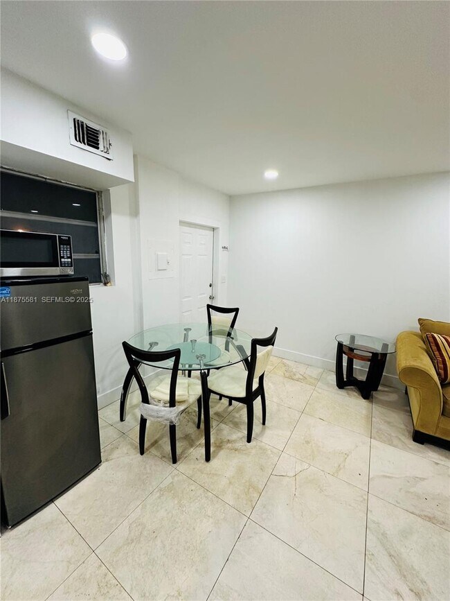 Foto del edificio - 1723 Jackson St