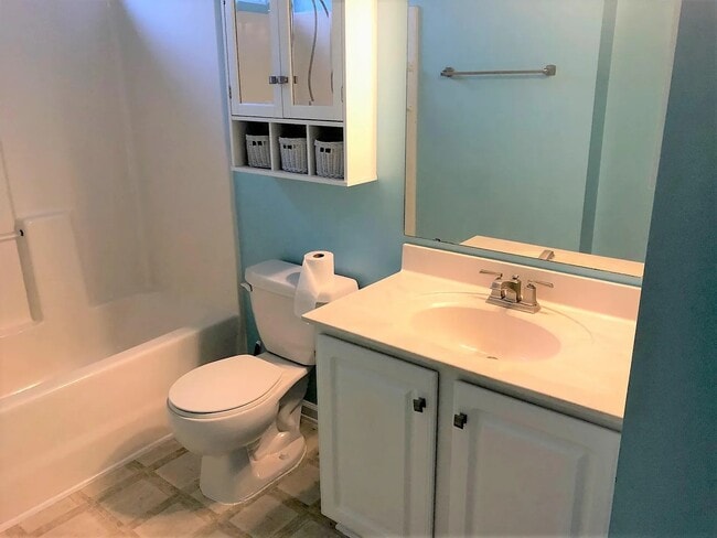 Foto del edificio - 698 Pepperbush Dr