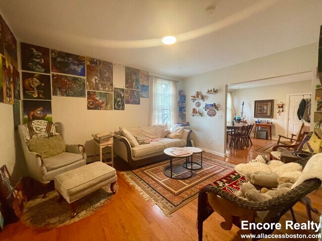 Building Photo - 75 Putnam St