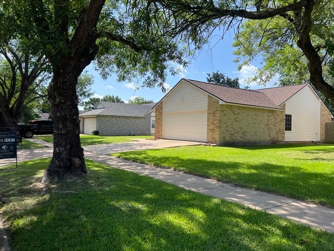 Foto del edificio - 17515 Wild Willow Ln