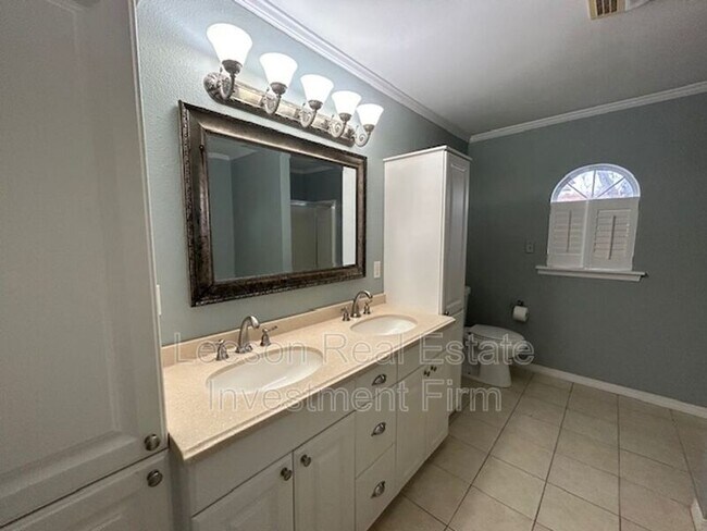 Foto del edificio - 3715 Greenway Pl