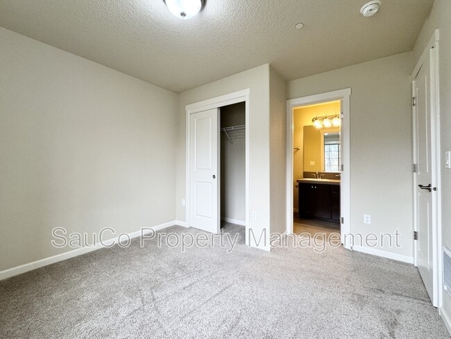 Building Photo - 15088 NW Marianna St