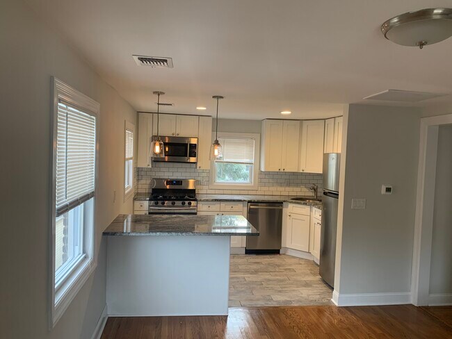 Foto del edificio - 543 Willow Ave