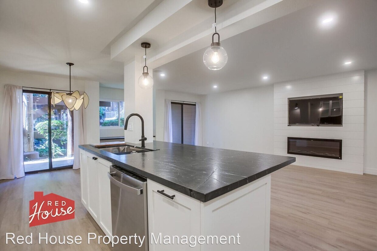 Foto principal - 2 br, 2 bath House - 4009 Canario St. #D