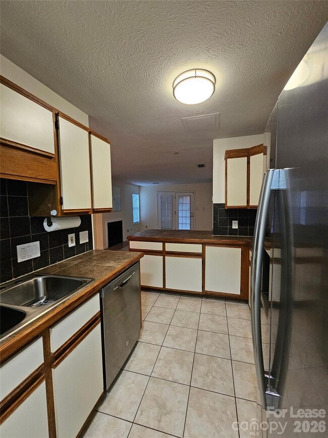 Building Photo - 802 Selwyn Oaks Ct
