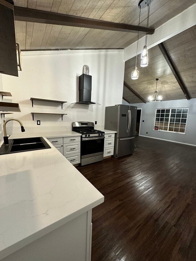 Foto principal - 221 S Valley St