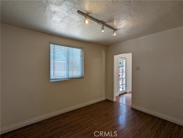 Building Photo - 712 Vernon Ave