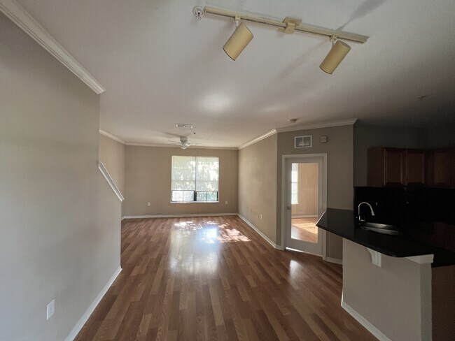 Foto del edificio - 6133 Metrowest Blvd