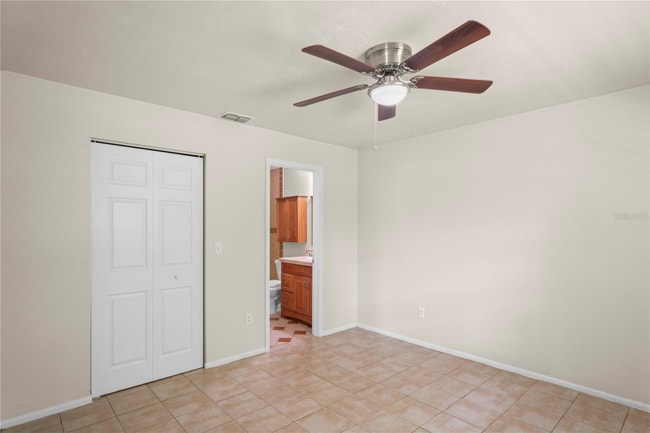 Building Photo - 4932 Hi Vista Cir