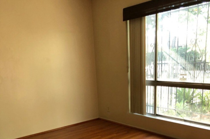 Foto principal - 5822 Waring Ave