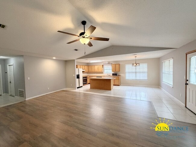 Foto del edificio - Bright & Open 3-Bedroom Home with great Floorplan in Mary Esther!