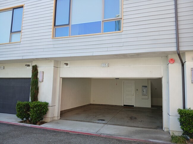 Foto del edificio - 135 W Live Oak Ave
