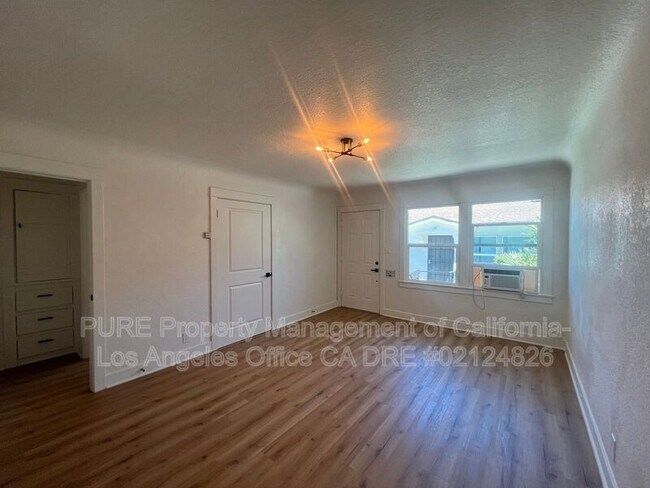 Foto del edificio - 627 W 23rd St