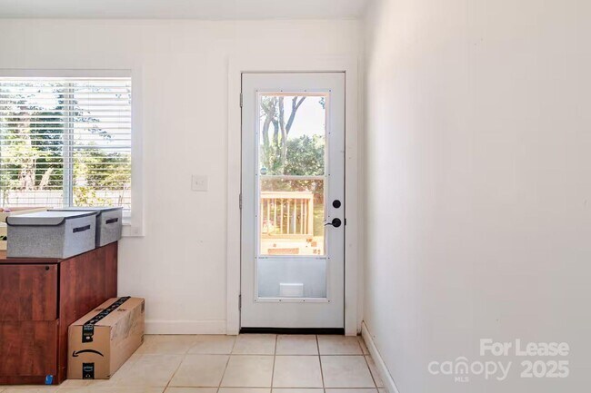 Foto del edificio - 817 E 17th St