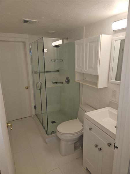 Building Photo - 10191 Oleander Ct