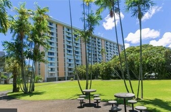Building Photo - 1511 Nuuanu Ave